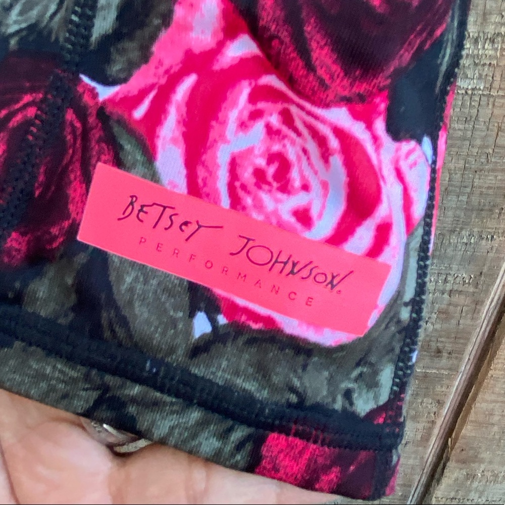 Betsy Johnson performance cropped sport legging - Picture 10 of 14